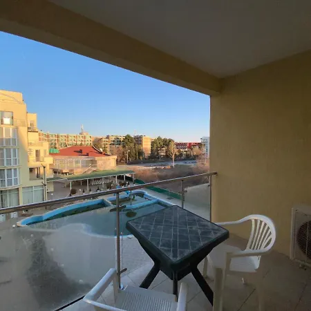 Vechna R 18 Sunny Апартаменты