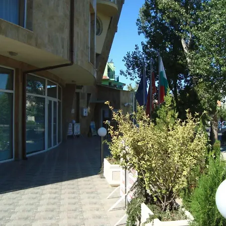 Vechna R 18 Sunny Апартаменты